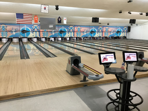 Bowling Alley «Arrowhead Lanes Inc», reviews and photos, 1401 N Mckinley Ave, Champaign, IL 61821, USA