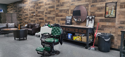 Luckys Barber Shop image 6