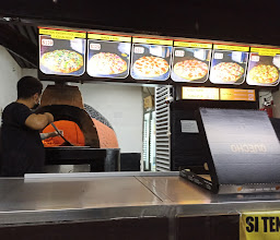 Quecho Pizza a la Leña Sucursal Arbide photo