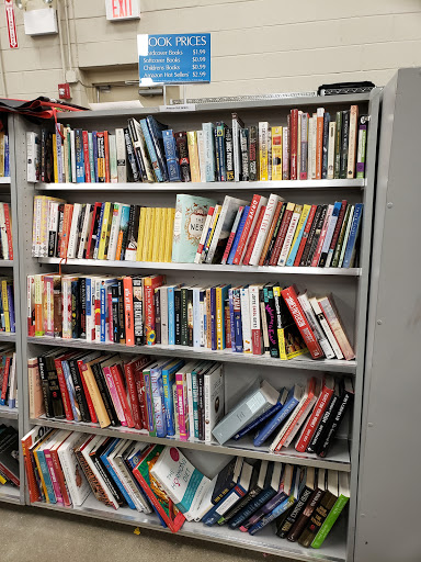 Thrift Store «Goodwill Store & Donation Center», reviews and photos, 543 North Ave, Glendale Heights, IL 60139, USA