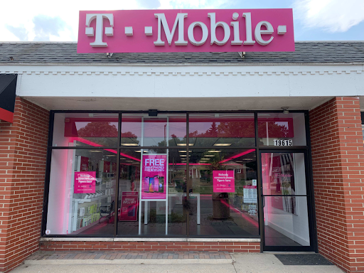 Cell Phone Store «T-Mobile», reviews and photos, 19615 Mack Ave, Grosse Pointe, MI 48236, USA