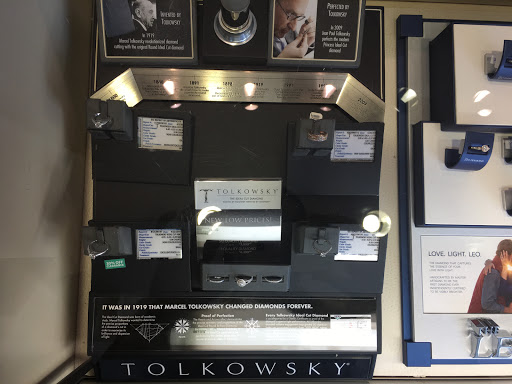 Jewelry Store «Kay Jewelers», reviews and photos, 641 E Boughton Rd #125, Bolingbrook, IL 60440, USA