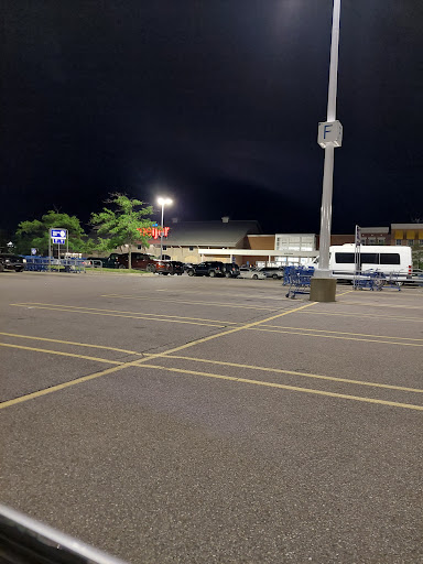 Grocery Store «Meijer», reviews and photos, 13000 Middlebelt Rd, Livonia, MI 48150, USA