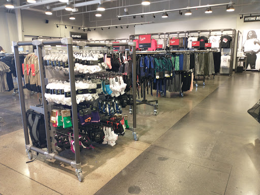 Clothing Store «Nike Factory Store», reviews and photos, 243 Tanger Dr Suite 243, Williamsburg, IA 52361, USA