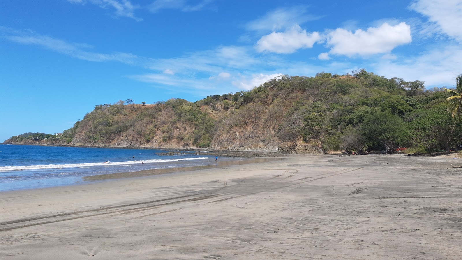 Punta de Pelencho的照片 带有碧绿色水表面