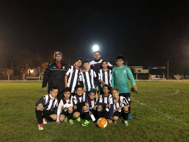 Opiniones de Club La Paz Wanderers Baby Futbol en Canelones - Tienda para bebés