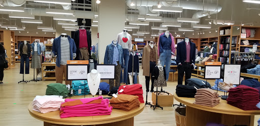 Clothing Store «J.Crew Factory», reviews and photos, 5220 Fashion Outlets Way #2150, Rosemont, IL 60018, USA