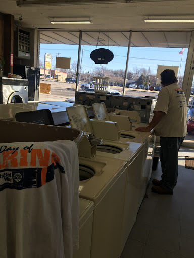 Laundromat «Dills Laundromat & Dry Clean», reviews and photos, 2109 N Glenstone Ave, Springfield, MO 65803, USA