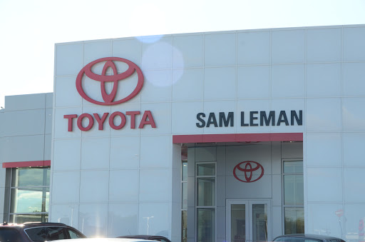 Toyota Dealer «Sam Leman Toyota Bloomington», reviews and photos, 1502 Morrissey Dr, Bloomington, IL 61701, USA