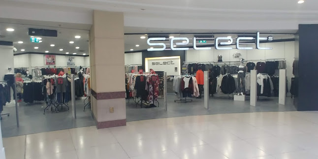 Select Fashion - Clothing store