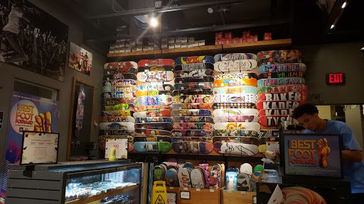 Clothing Store «Zumiez», reviews and photos, 670 Park City Center, Lancaster, PA 17601, USA