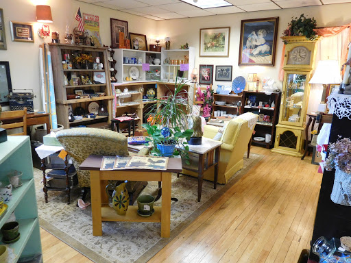 Antique Store «Antiques & Rusty Relics», reviews and photos, 3570 Fancher Rd, Holley, NY 14470, USA