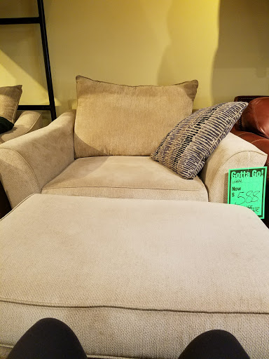 Mattress Store «Wolf Furniture», reviews and photos, 4661 Lindle Rd, Harrisburg, PA 17111, USA