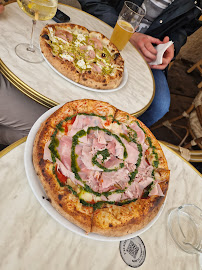 Pizza du Restaurant Les Grandes Halles du Vieux-Port à Marseille - n°8