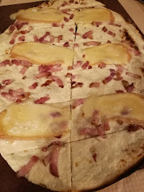 Tarte flambée du Restaurant de spécialités alsaciennes Zuem Strissel à Strasbourg - n°8