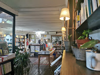 Atmosphère du Péniche l'Eau et les Rêves - Restaurant / Café - Librairie Botanique à Paris - n°2