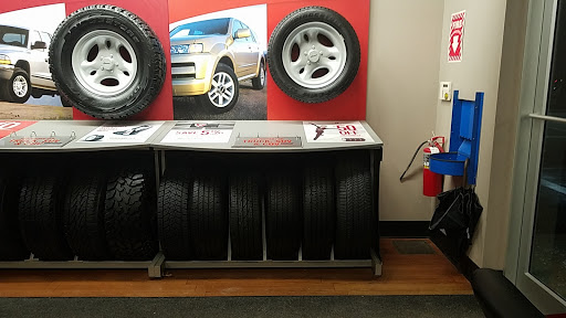 Tire Shop «Firestone Complete Auto Care», reviews and photos, 371 Cottage Grove Rd, Bloomfield, CT 06002, USA