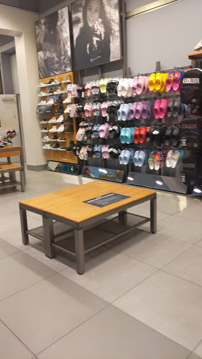 Shoe Store «Finish Line», reviews and photos, 4200 Conroy Rd #120, Orlando, FL 32839, USA