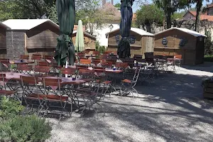 Biergarten Schloss Wiesenthau image