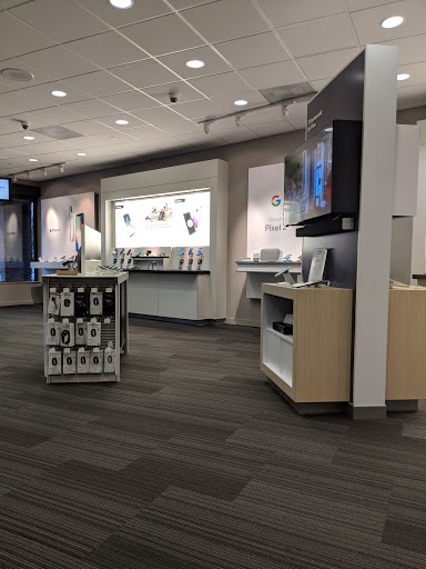 Cell Phone Store «Verizon», reviews and photos, 1701 Rockville Pike, Rockville, MD 20852, USA