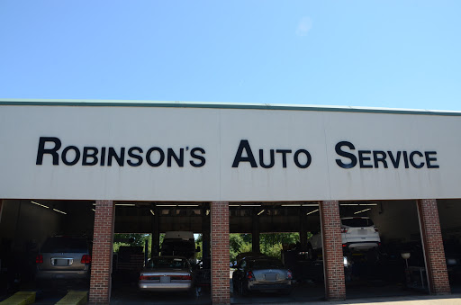 Auto Repair Shop «Robinson Auto Repair Inc.», reviews and photos, 2114 W Galena Blvd, Aurora, IL 60506, USA