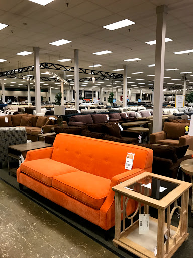 Furniture Store «The Dump Furniture Outlet», reviews and photos, 801 N Military Hwy, Norfolk, VA 23502, USA