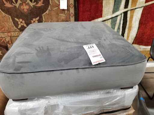 Outlet Store «Rooms To Go Outlet Furniture Store - Clearwater», reviews and photos, 21411 US-19, Clearwater, FL 33759, USA