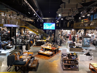 Magasin Boardriders Quiksilver Billabong Roxy Element DC Shoes RVCA à Saint-Jean-de-Luz