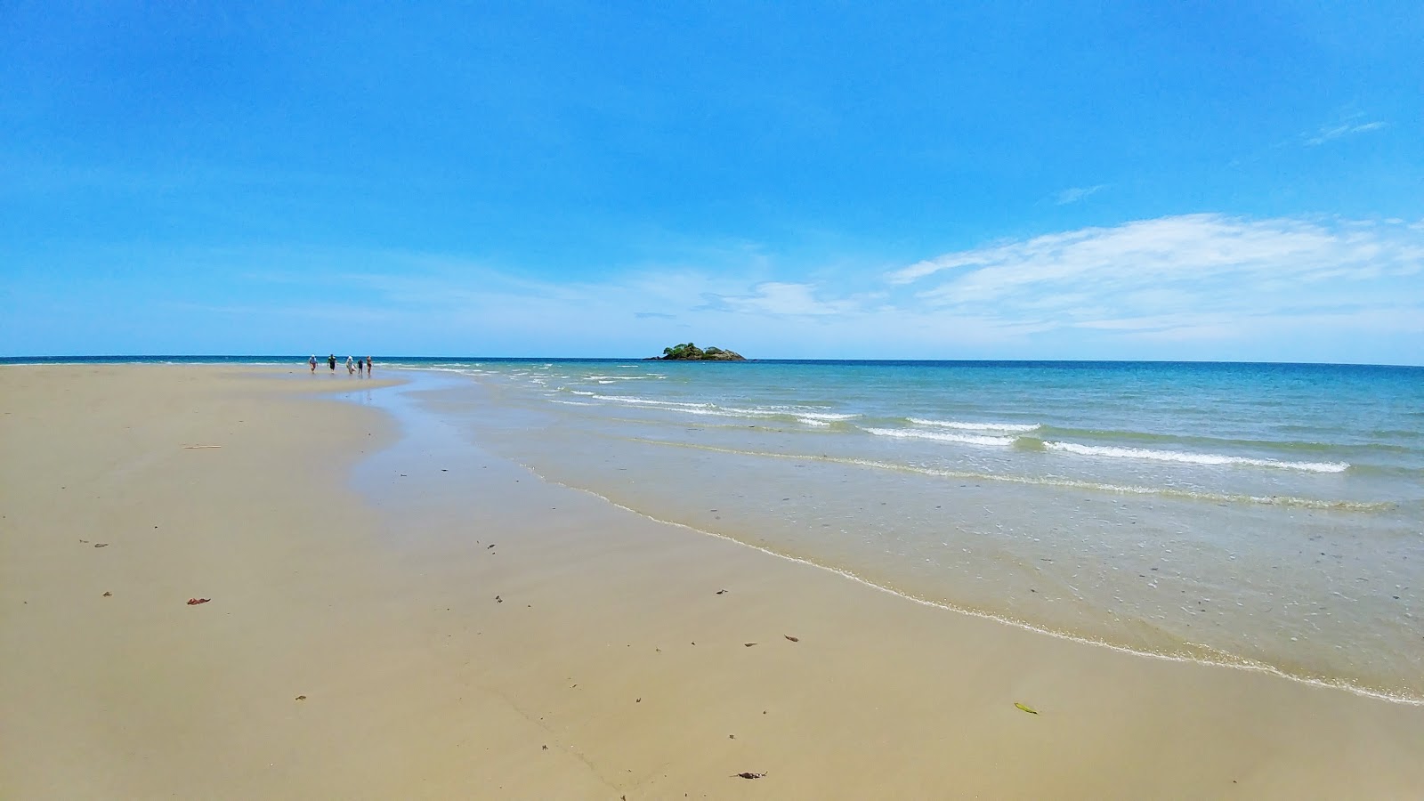 Thornton Beach'in fotoğrafı düz ve uzun ile birlikte