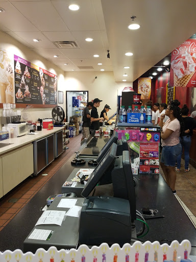 Ice Cream Shop «Cold Stone Creamery», reviews and photos, 5705 Burke Centre Pkwy, Burke, VA 22015, USA