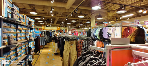 Sportswear Store «Columbia Sportswear Outlet Store at Prime Outlets Grove City», reviews and photos, 1911 Leesburg Grove City Rd #445, Grove City, PA 16127, USA