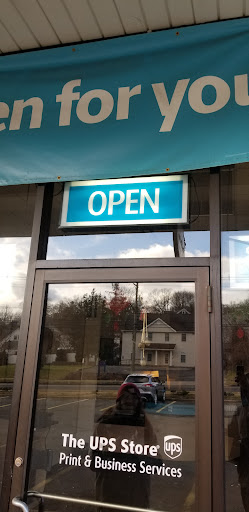 Shipping and Mailing Service «The UPS Store», reviews and photos, 123 Farmington Ave, Bristol, CT 06010, USA