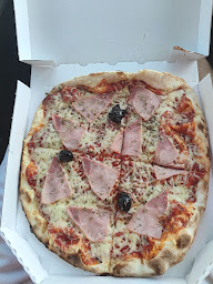 Photo n°15 de Pizza Saint Jérôme - Avenue Saint Jérôme Aix En Provence à Aix-en-Provence ()