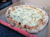 Plats et boissons du Pizzeria Pizza à emporter Les Petites Cascades à Mont-Dore - n°4