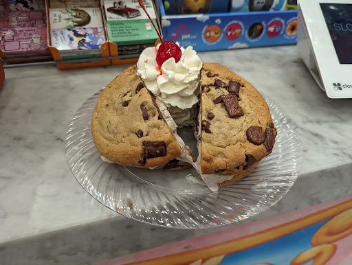 Ice Cream Shop «Sloan’s», reviews and photos, 112 Commercial Blvd, Lauderdale-By-The-Sea, FL 33308, USA