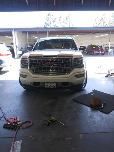 Auto Body Shop «Caliber Collision», reviews and photos, 5 Auto Center Dr, Tustin, CA 92782, USA