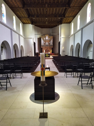 Rezensionen über Römisch-katholisches Pfarramt Pfarrei St. Franz Xaver in Muttenz - Kirche