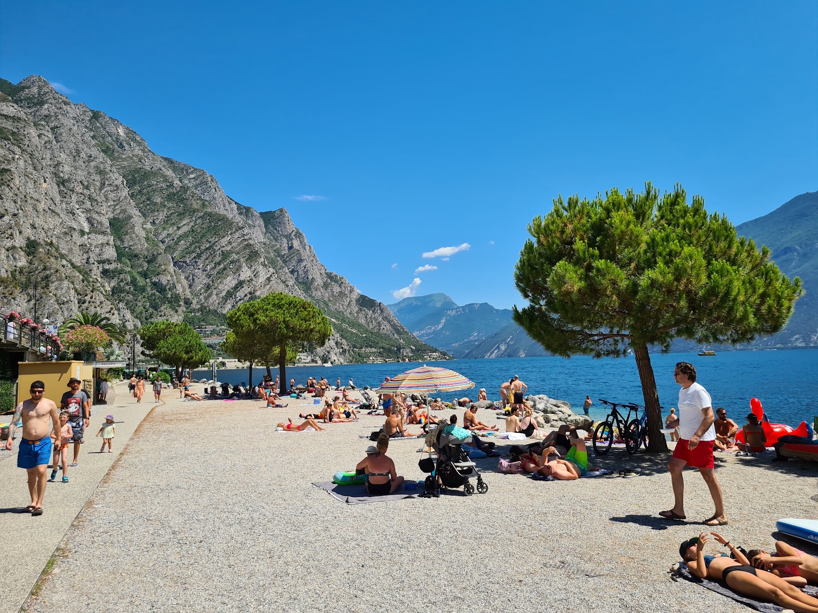 Fotografie cu Spiaggia Cola și așezarea