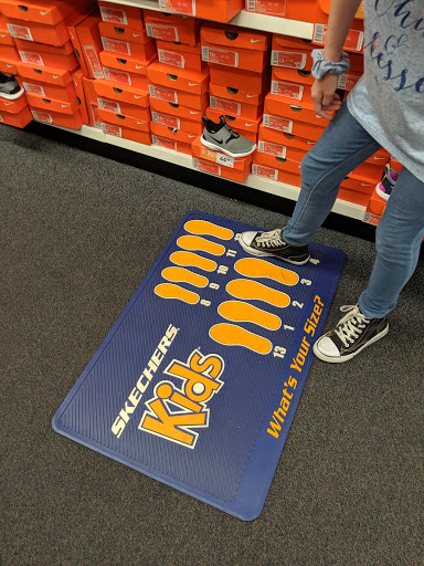 Shoe Store «Rack Room Shoes», reviews and photos, 18700 Limestone Commercial Dr, Pflugerville, TX 78660, USA