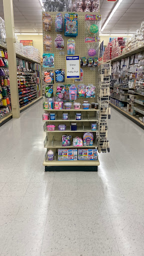 Craft Store «Hobby Lobby», reviews and photos, 2102 N Neil St Suite 2, Champaign, IL 61820, USA