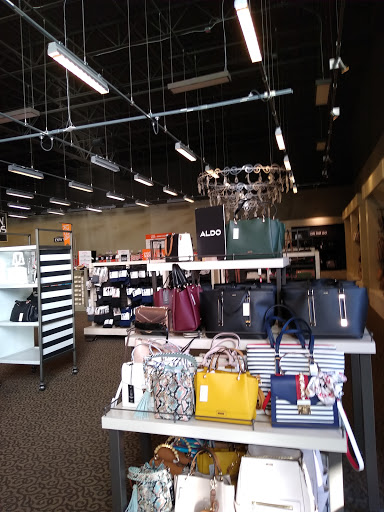 Shoe Store «DSW Designer Shoe Warehouse», reviews and photos, 17100 Southcenter Pkwy, Tukwila, WA 98188, USA