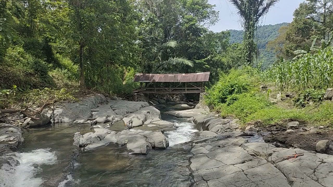 Wisata Sungai Passambalengan