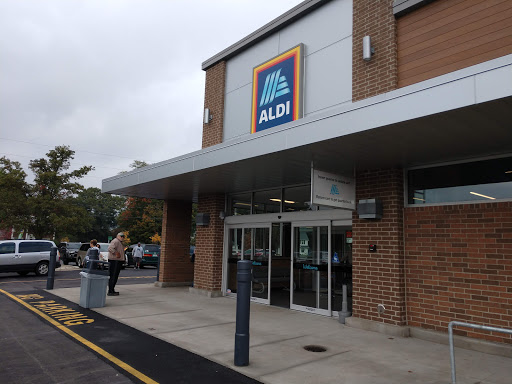 Supermarket «ALDI», reviews and photos, 3720 Gull Rd, Kalamazoo, MI 49048, USA