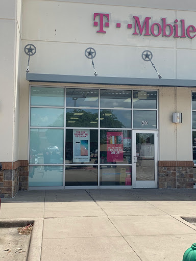 Cell Phone Store «T-Mobile», reviews and photos, 2700 E Eldorado Pkwy #403, Little Elm, TX 75068, USA