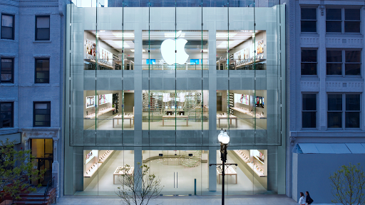 Apple shops in Boston