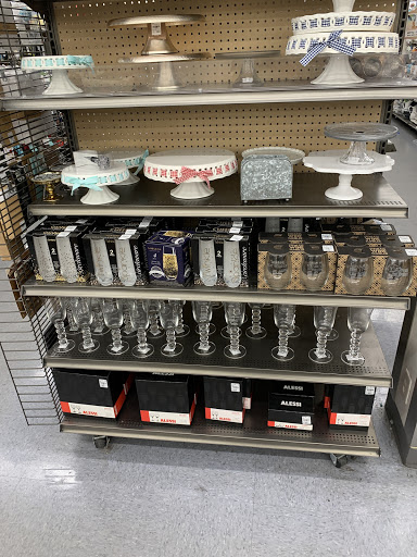 Home Goods Store «Tuesday Morning», reviews and photos, 1695 McFarland Blvd B, Northport, AL 35476, USA