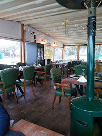 Atmosphère du Restaurant Les Grillades de Seine à Le Mée-sur-Seine - n°7