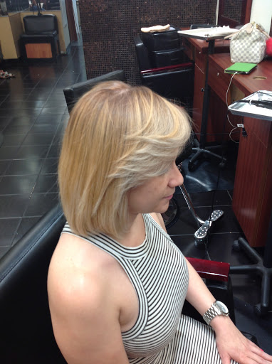 Beauty Salon «La Nueva Mega Beauty Salon», reviews and photos, 225 Smith St # B, Perth Amboy, NJ 08861, USA