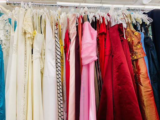 Thrift Store «Hope of The Valley Thrift Store», reviews and photos, 19379 Soledad Canyon Rd, Canyon Country, CA 91351, USA