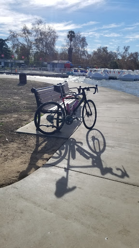 Donut Shop «Donut Hut», reviews and photos, 2025 W Magnolia Blvd, Burbank, CA 91506, USA